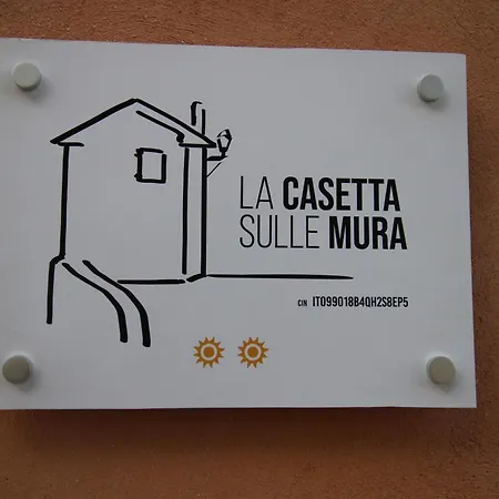 La Casetta Sulle Mura Superior アパート
