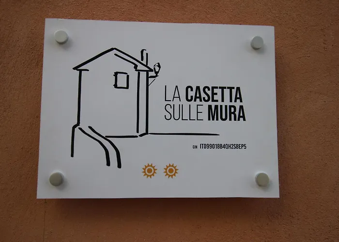 La Casetta Sulle Mura Superior アパート